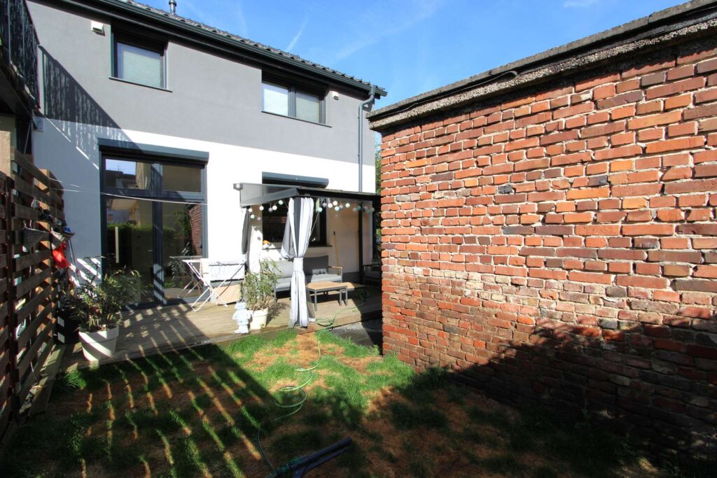 Neuwertige 2-Zimmerwohnung mit großer Terrasse und eigenem Gartenanteil Garten_Terrasse
