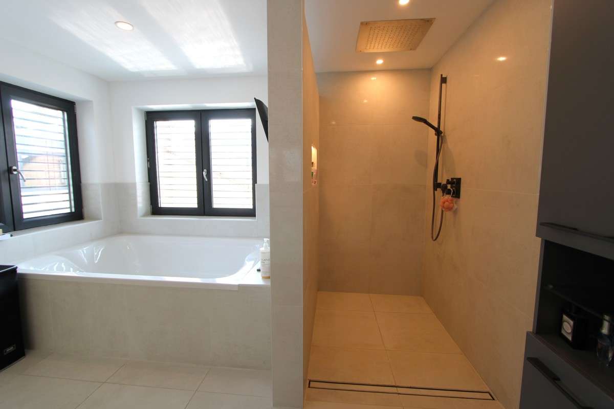 OG_Badewanne_Dusche
