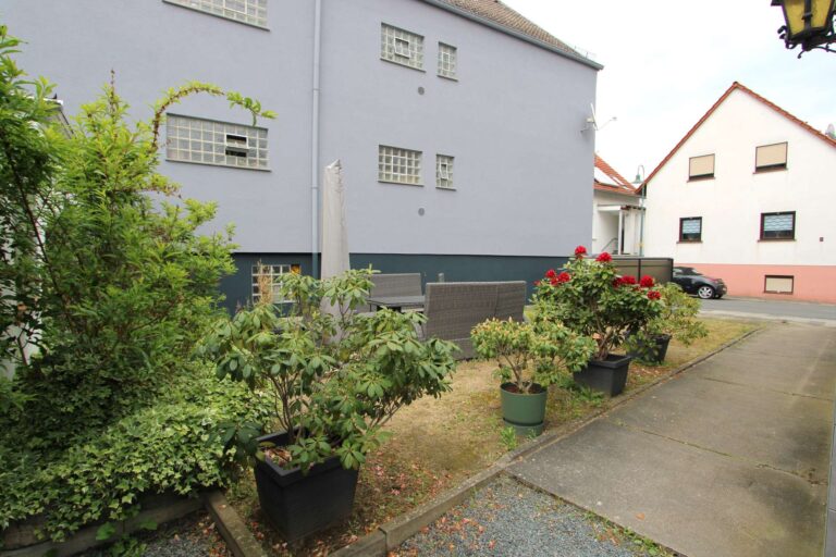 Home Vorgarten_Hofeinfahrt
