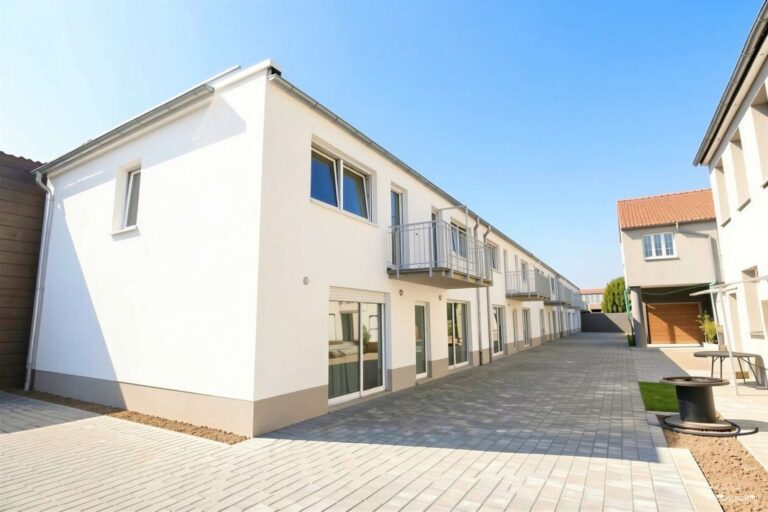 Home Außenansicht Baustelle - (KI generiert)