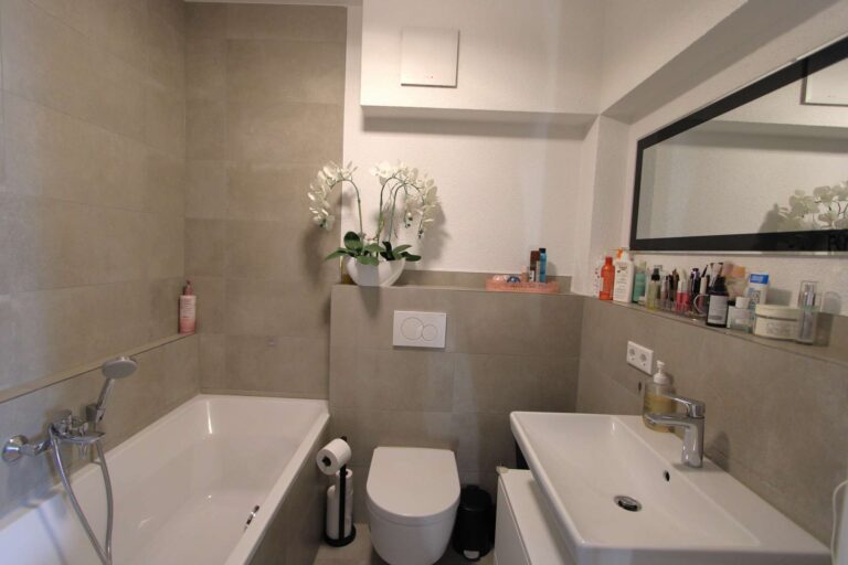 Home OG_Badezimmer